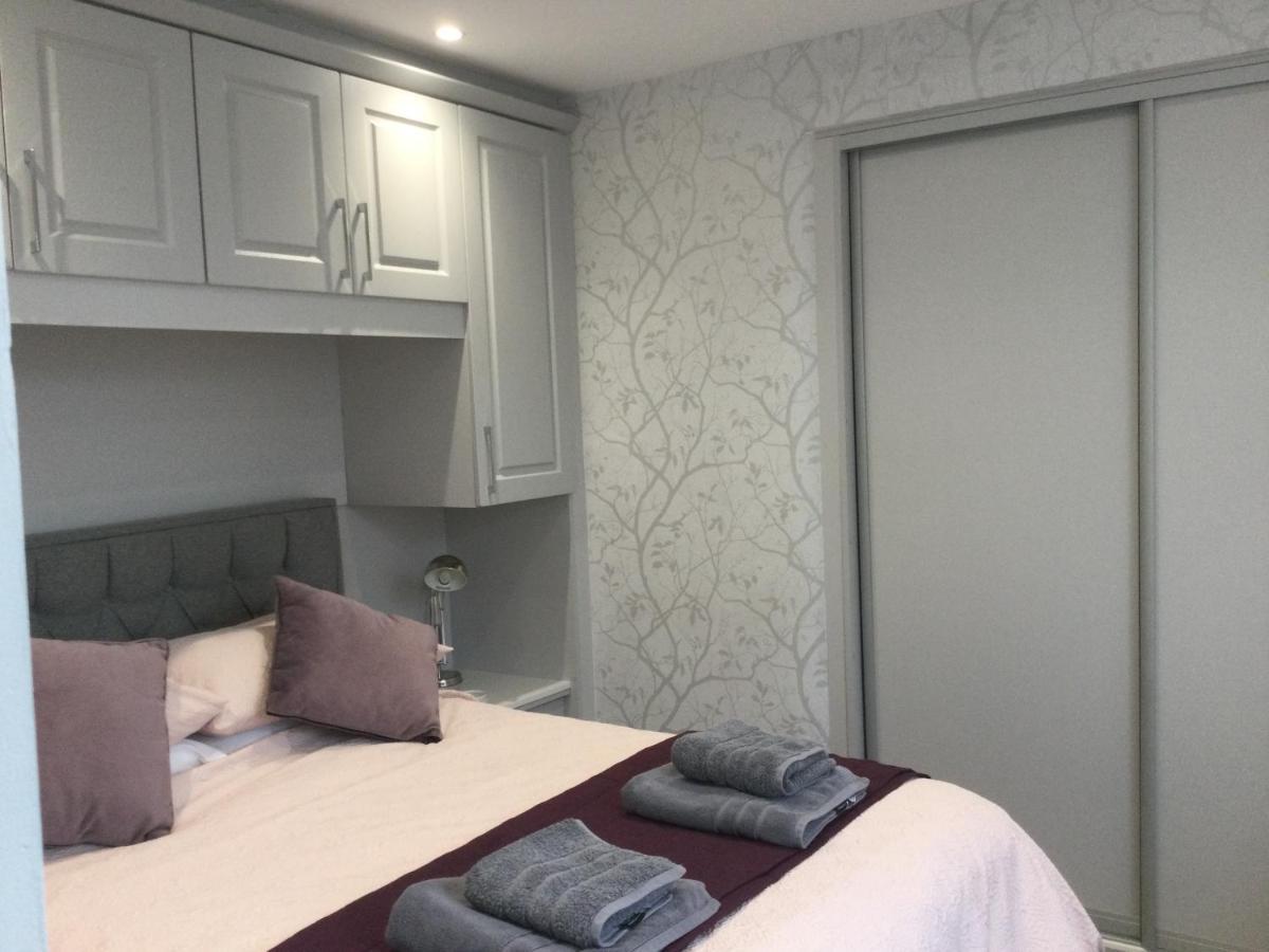 Leafy Lytham Lovely Ground Floor 1 Bedroom With Private Garden In Lytham Dog Friendly *