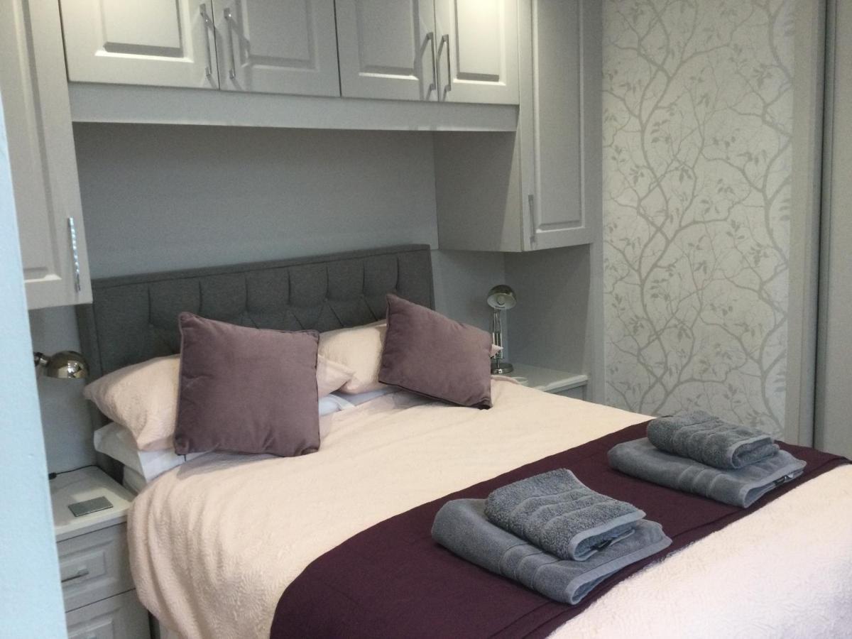 Leafy Lytham Lovely Ground Floor 1 Bedroom With Private Garden In Lytham Dog Friendly *