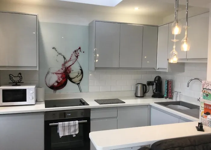 Leafy Lytham Central Lovely Ground Floor 1 Bedroom Apartment With Private Garden In Lytham Dog Friendly